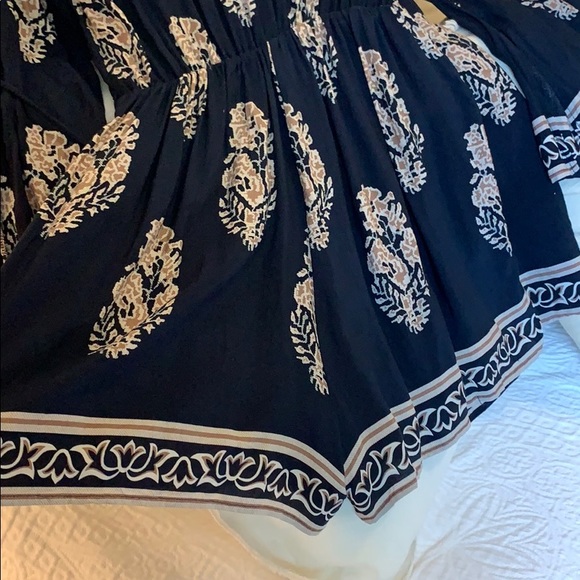 Wrap style Romper - Picture 6 of 7